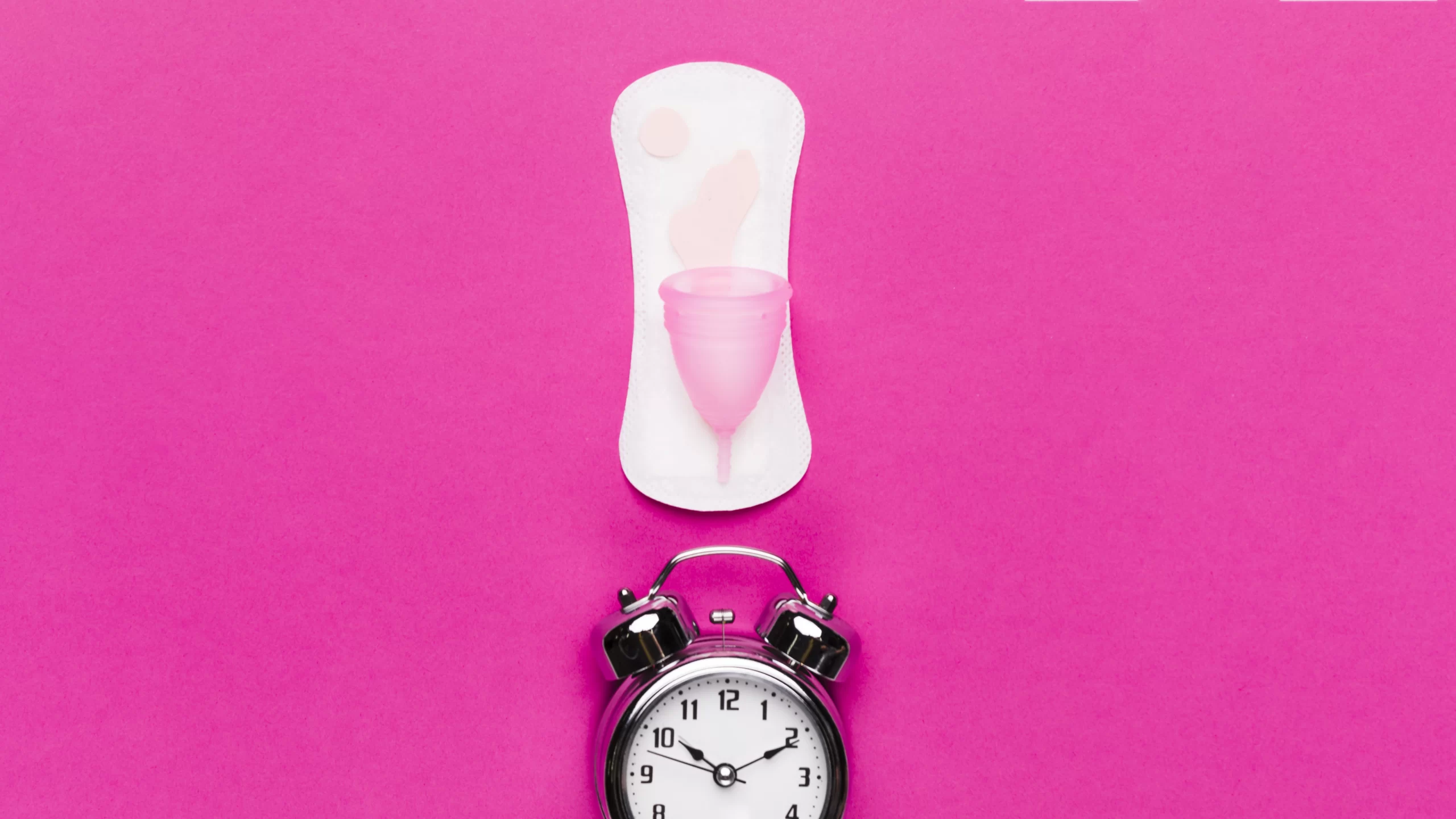 top view sanitary towel with clock scaled